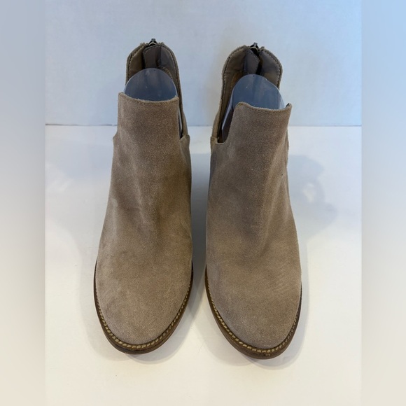 Blondo tan suede waterproof booties ankle boots size 9 M - Picture 11 of 11